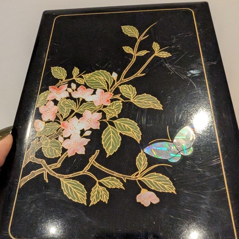 Floral and Butterfly Black Lacquered Box - Picture 3 of 9